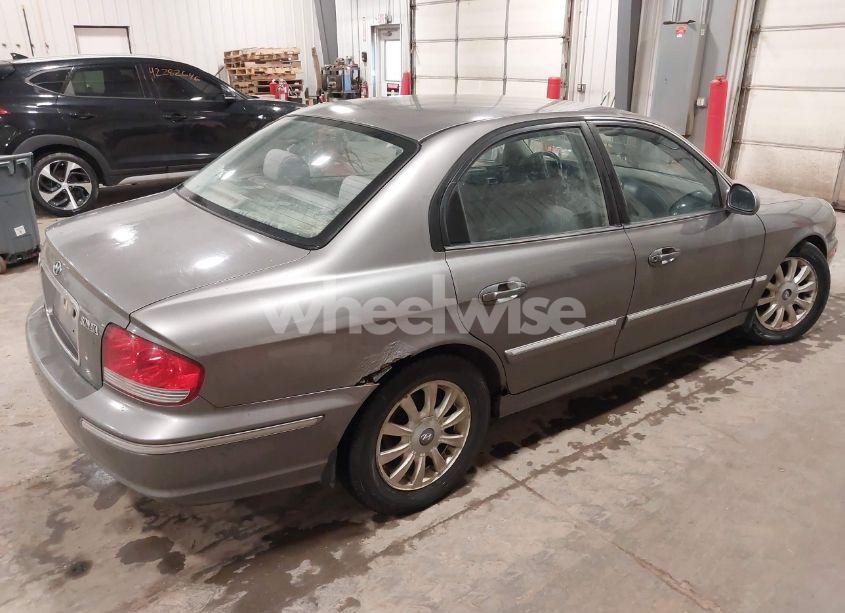 Photo 4 of 2003 Hyundai Sonata GLS/LX (VIN KMHWF35H83A876981)