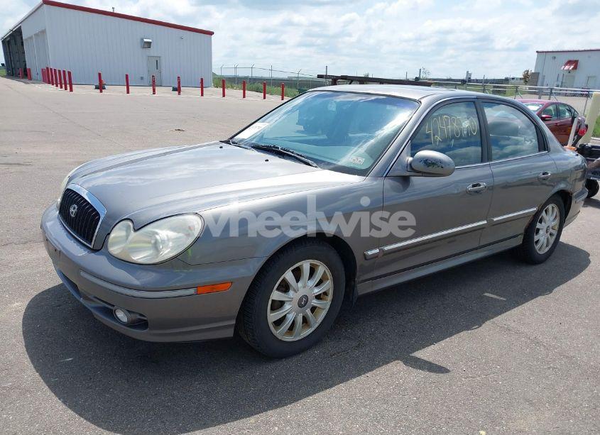 Photo 2 of 2004 Hyundai Sonata GLS/LX (VIN KMHWF35H94A982759)