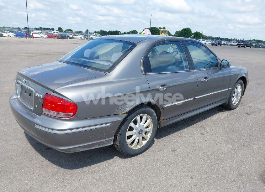 Photo 4 of 2004 Hyundai Sonata GLS/LX (VIN KMHWF35H94A982759)