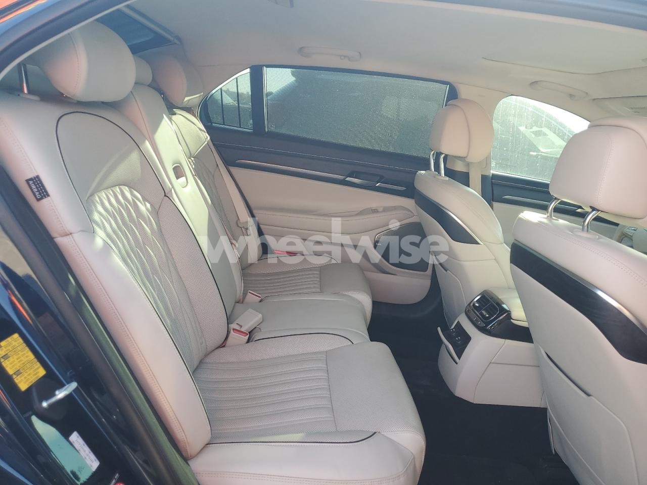 Photo 10 of 2020 GENESIS G90 PREMIUM (VIN KMTF34PA8LU076409)