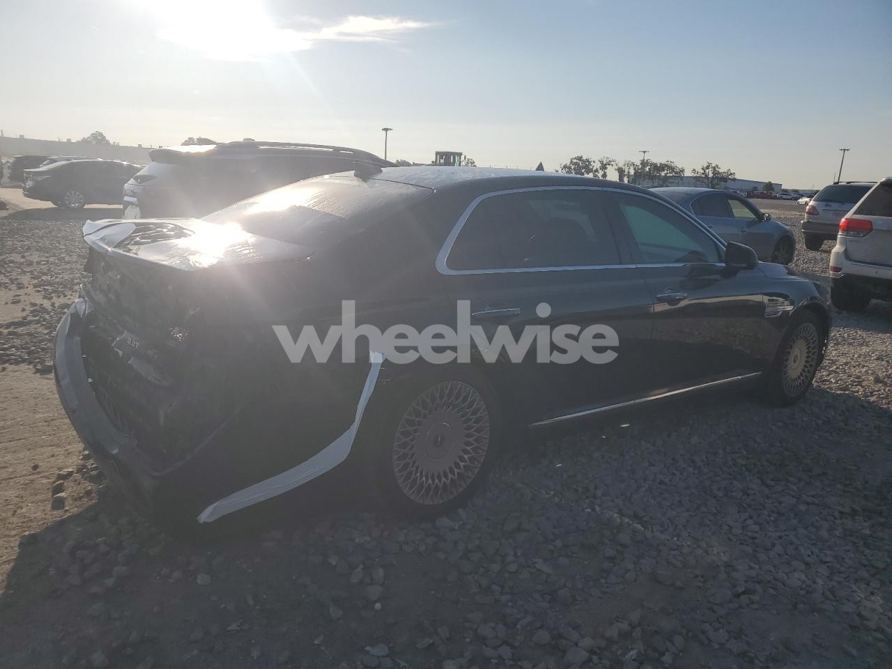 Photo 3 of 2020 GENESIS G90 PREMIUM (VIN KMTF34PA8LU076409)