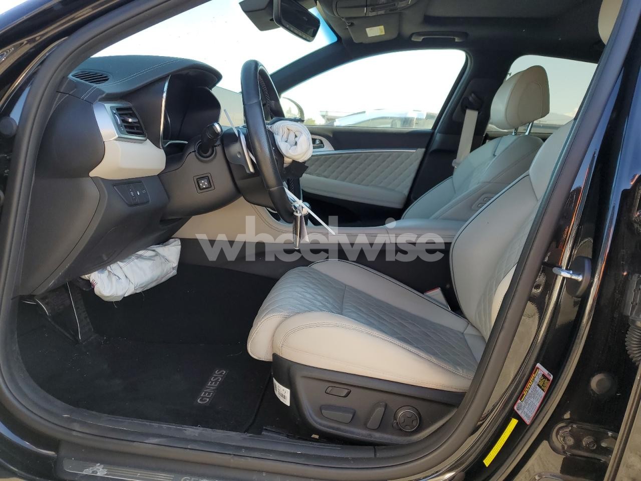 Photo 7 of 2022 GENESIS G70 BASE (VIN KMTG54TE3NU099106)