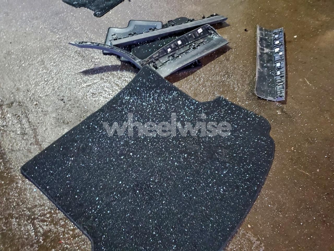 Photo 13 of 2025 GENESIS GV80 STANDARD N/A (VIN KMUHFESB2SU241984)