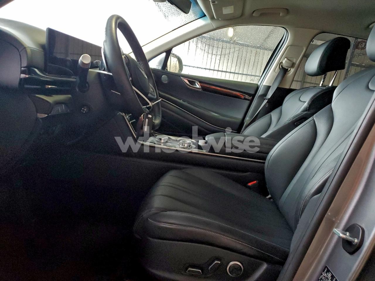 Photo 7 of 2025 GENESIS GV80 STANDARD N/A (VIN KMUHFESB2SU241984)