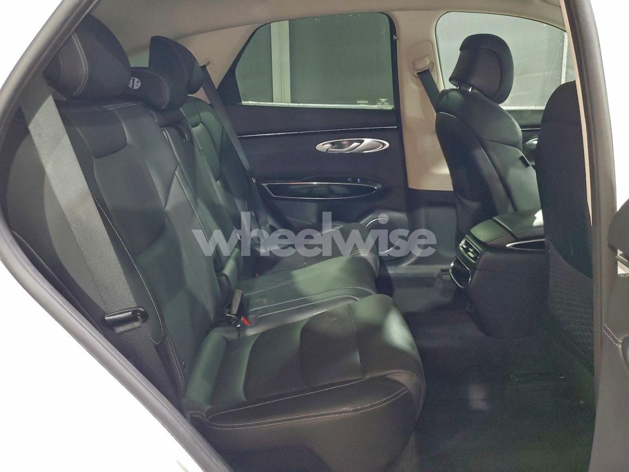 Photo 11 of 2025 GENESIS GV70 BASE (VIN KMUMADTB5SU199929)