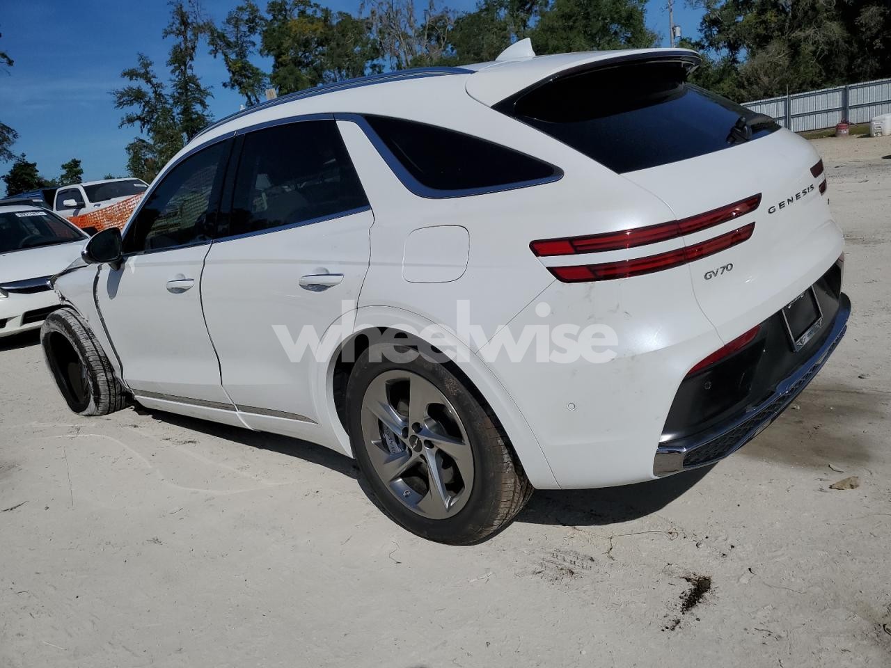 Photo 2 of 2026 GENESIS GV70 ADVANCED (VIN KMUMBDTB3TU237687)