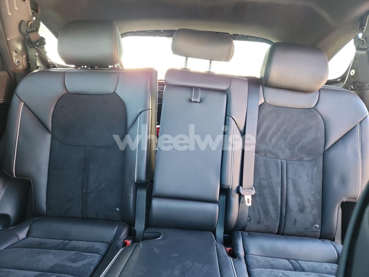 Photo 10 of 2022 GENESIS GV70 BASE (VIN KMUMCDTC3NU042620)