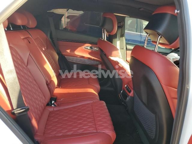 Photo 4 of 2022 GENESIS GV70 BASE N/A (VIN KMUMCDTC6NU041686)