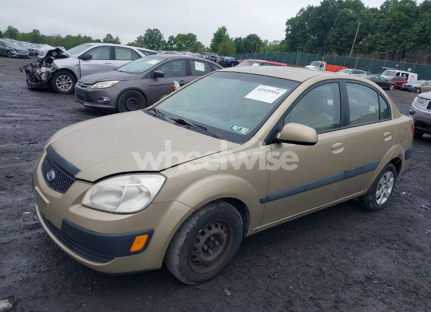 Photo 2 of 2007 Kia Rio LX (VIN KNADE123276252319)