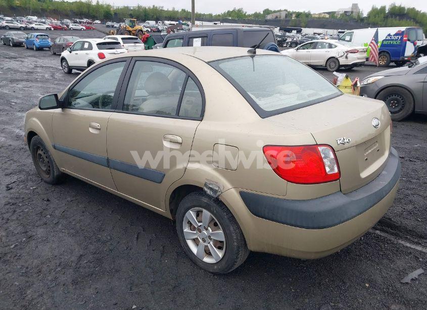 Photo 3 of 2007 Kia Rio LX (VIN KNADE123276252319)