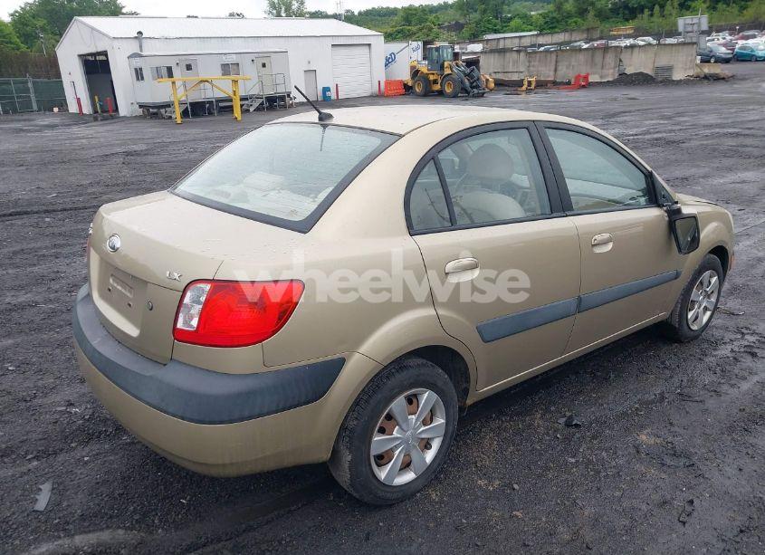 Photo 4 of 2007 Kia Rio LX (VIN KNADE123276252319)