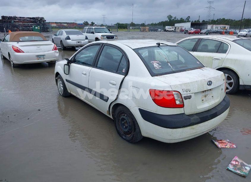 Photo 3 of 2007 Kia Rio LX (VIN KNADE123676238603)