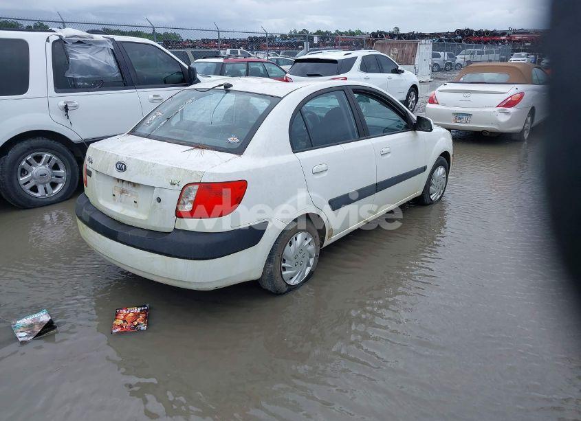 Photo 4 of 2007 Kia Rio LX (VIN KNADE123676238603)