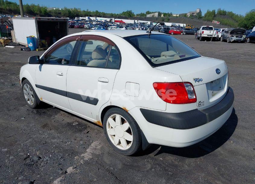 Photo 3 of 2008 Kia Rio LX (VIN KNADE123686406435)