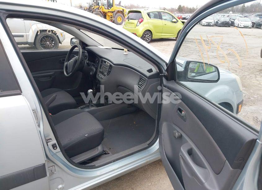 Photo 5 of 2007 Kia Rio LX (VIN KNADE123976278111)