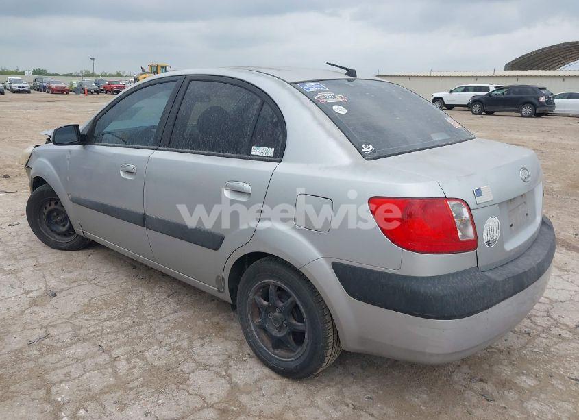 Photo 3 of 2006 Kia Rio LX (VIN KNADE123X66096030)
