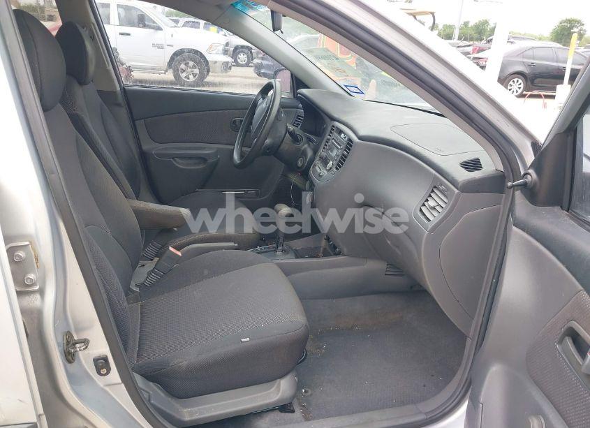 Photo 5 of 2006 Kia Rio LX (VIN KNADE123X66096030)