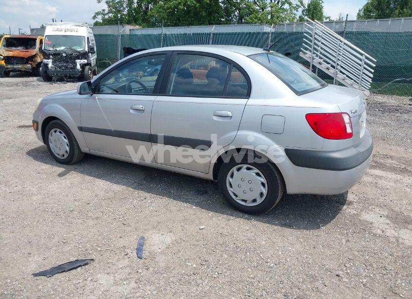 Photo 3 of 2007 Kia Rio LX (VIN KNADE123X76236031)