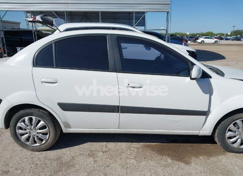 Photo 13 of 2009 Kia Rio LX (VIN KNADE223396573472)