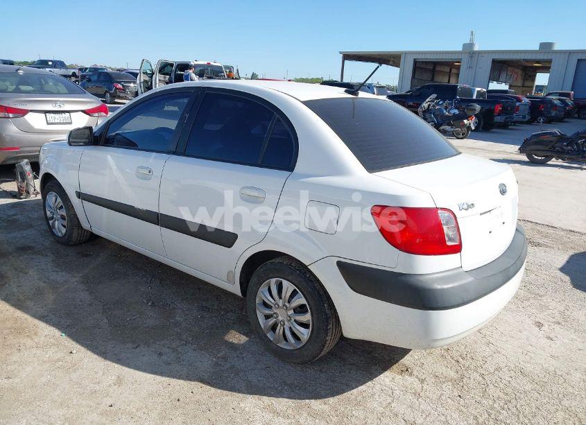 Photo 3 of 2009 Kia Rio LX (VIN KNADE223396573472)