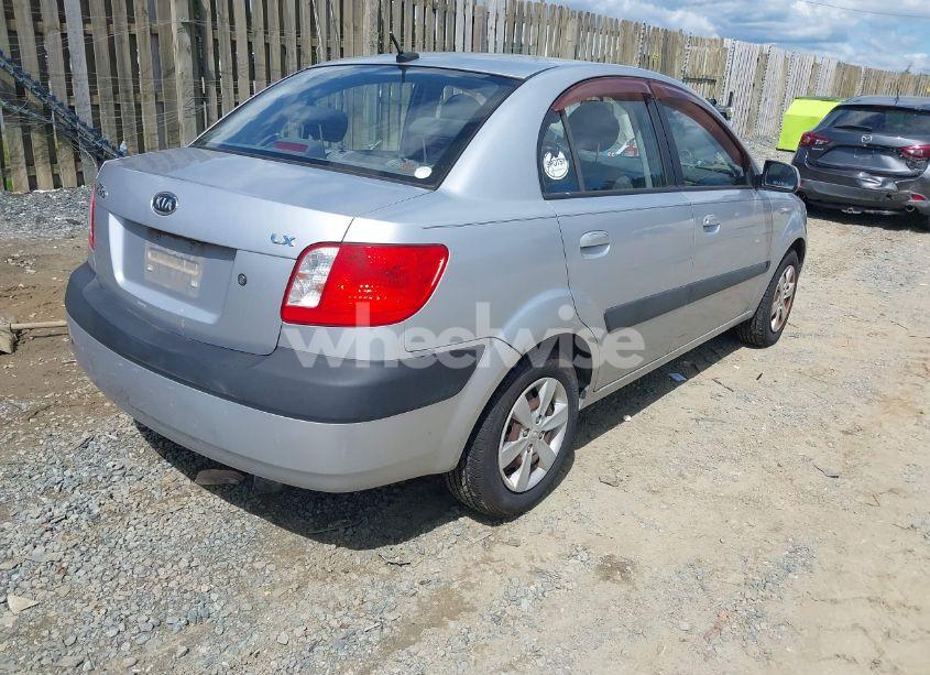 Photo 4 of 2009 Kia Rio LX (VIN KNADE223496495719)