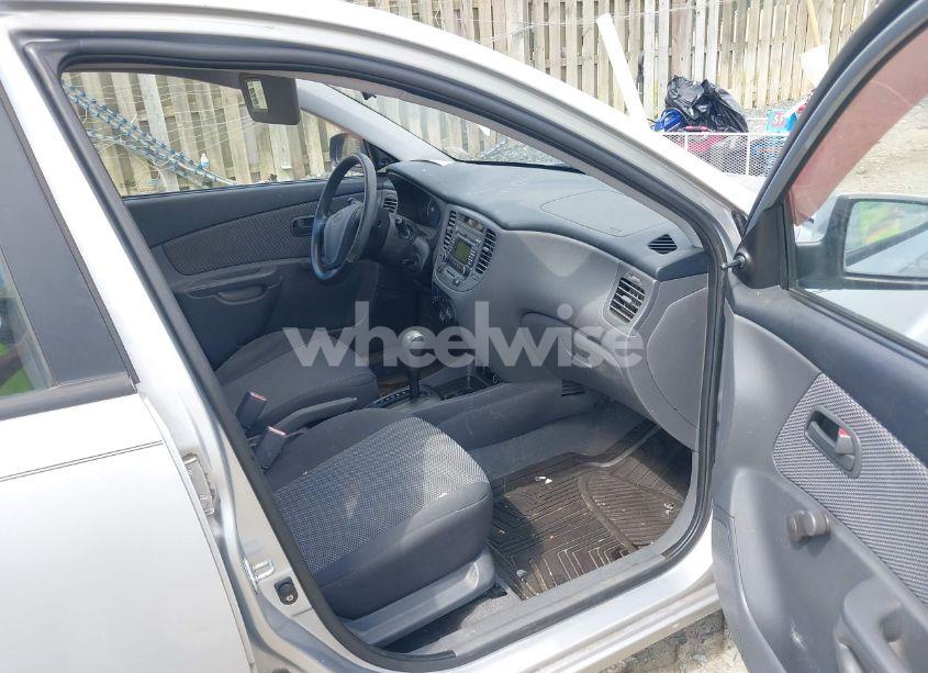 Photo 5 of 2009 Kia Rio LX (VIN KNADE223496495719)