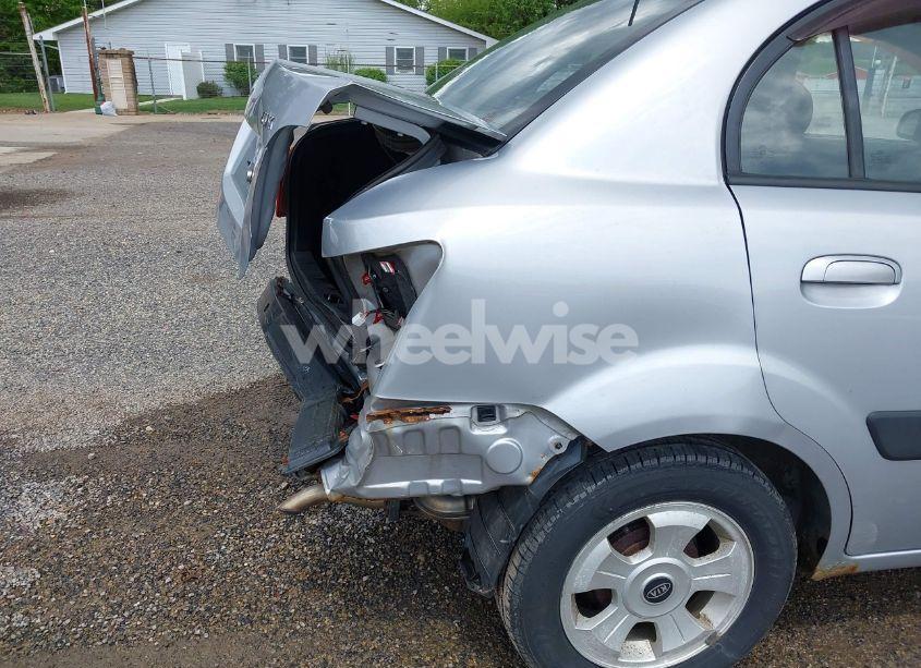 Photo 18 of 2009 Kia Rio LX (VIN KNADE223696505103)