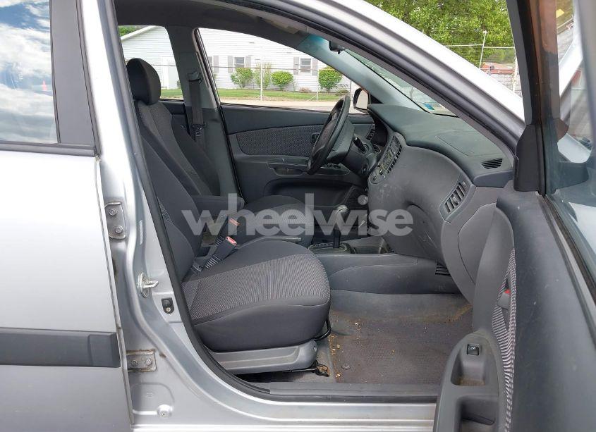 Photo 5 of 2009 Kia Rio LX (VIN KNADE223696505103)