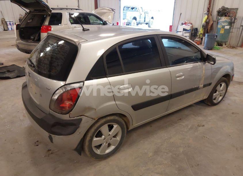 Photo 4 of 2009 Kia Rio5 SX (VIN KNADE243096570901)
