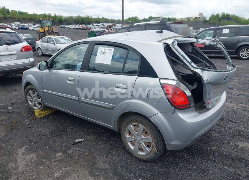 Photo 3 of 2011 Kia Rio5 LX (VIN KNADH5A32B6748164)