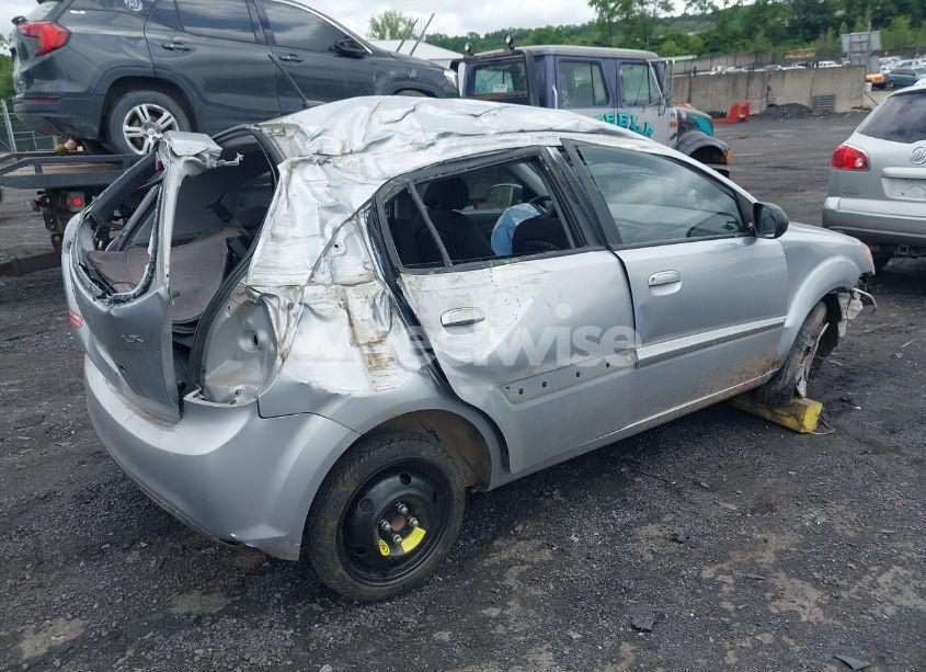 Photo 4 of 2011 Kia Rio5 LX (VIN KNADH5A32B6748164)