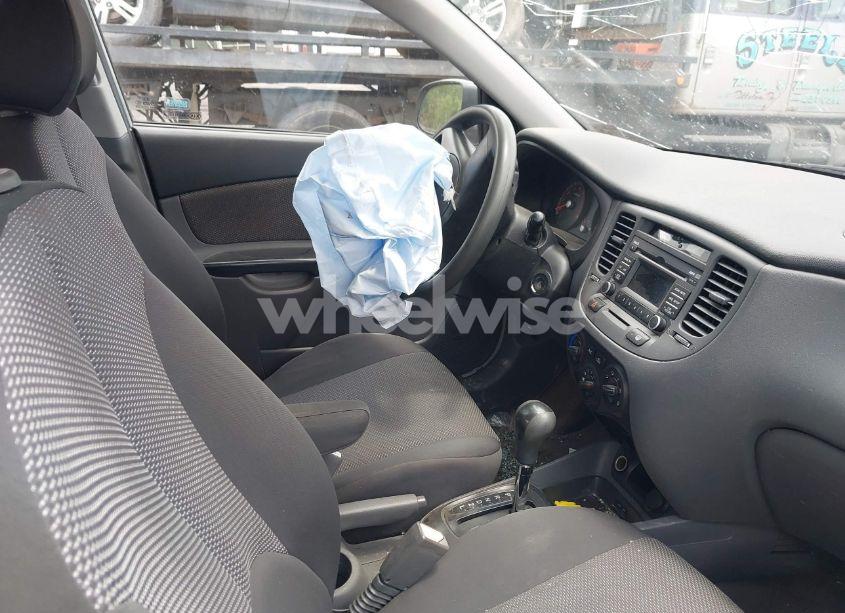 Photo 5 of 2011 Kia Rio5 LX (VIN KNADH5A32B6748164)