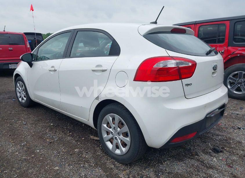 Photo 3 of 2015 Kia Rio LX (VIN KNADM5A30F6516518)