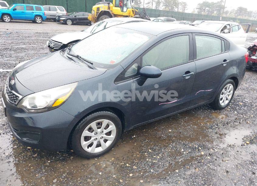 Photo 2 of 2013 Kia Rio EX (VIN KNADN4A31D6215437)