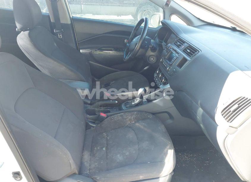 Photo 5 of 2015 Kia Rio EX (VIN KNADN4A38F6446595)