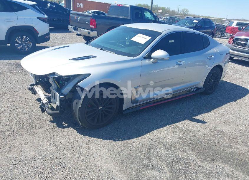 Photo 2 of 2018 Kia Stinger (VIN KNAE15LA1J6012819)