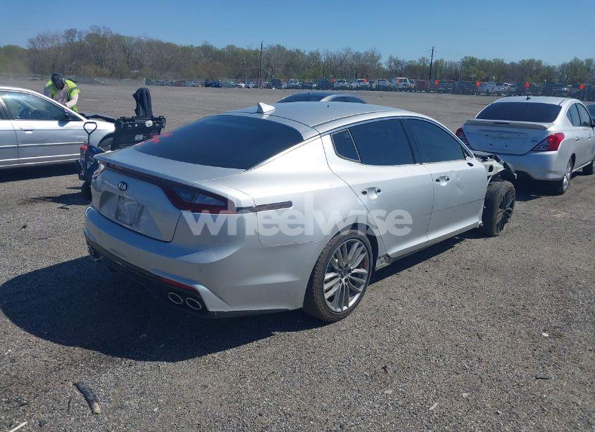 Photo 4 of 2018 Kia Stinger (VIN KNAE15LA1J6012819)