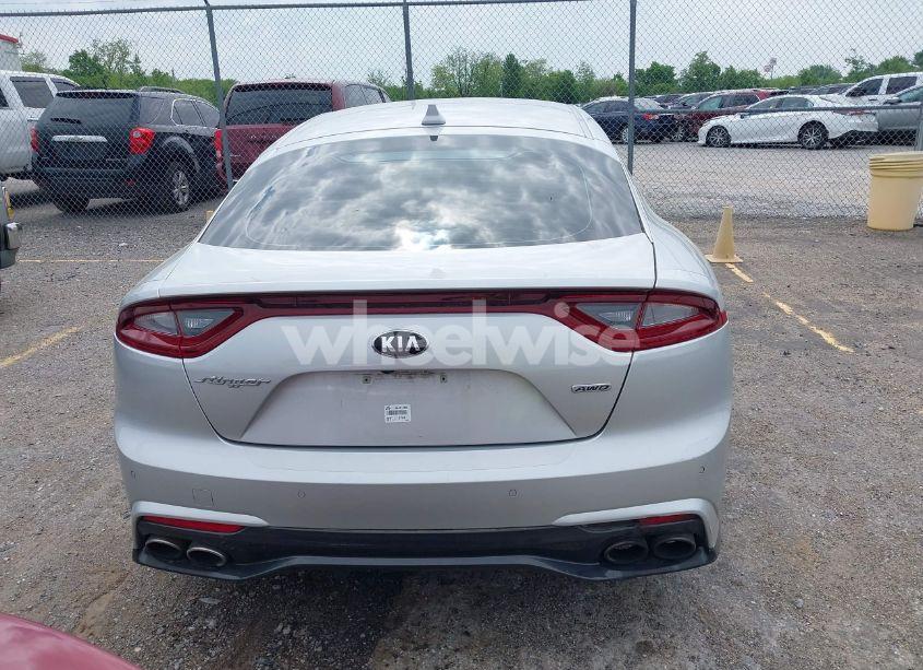 Photo 16 of 2018 Kia Stinger (VIN KNAE15LA2J6026048)
