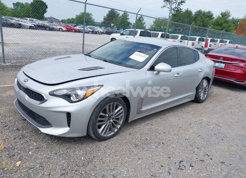 Photo 2 of 2018 Kia Stinger (VIN KNAE15LA2J6026048)