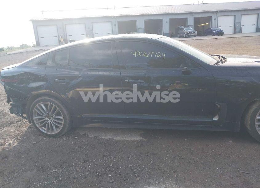 Photo 14 of 2018 Kia Stinger (VIN KNAE15LA6J6032404)