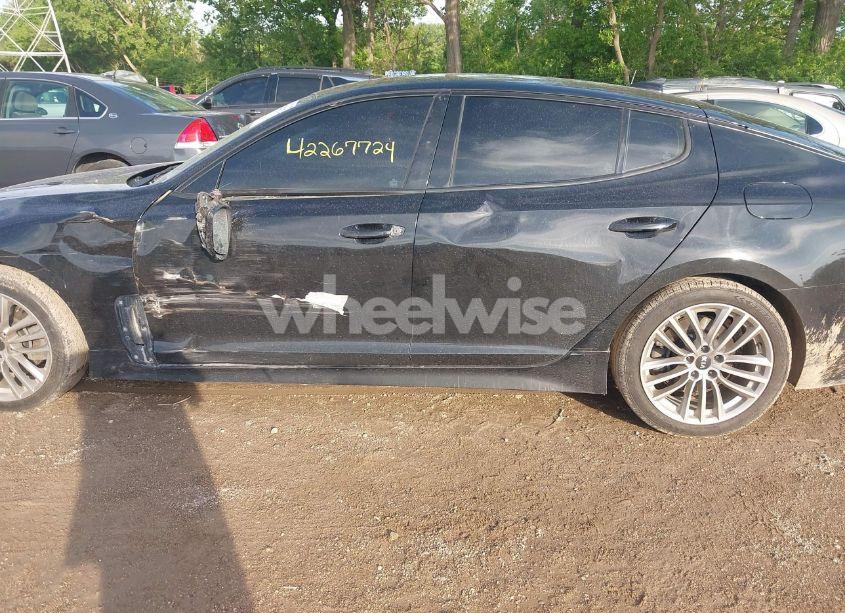 Photo 15 of 2018 Kia Stinger (VIN KNAE15LA6J6032404)