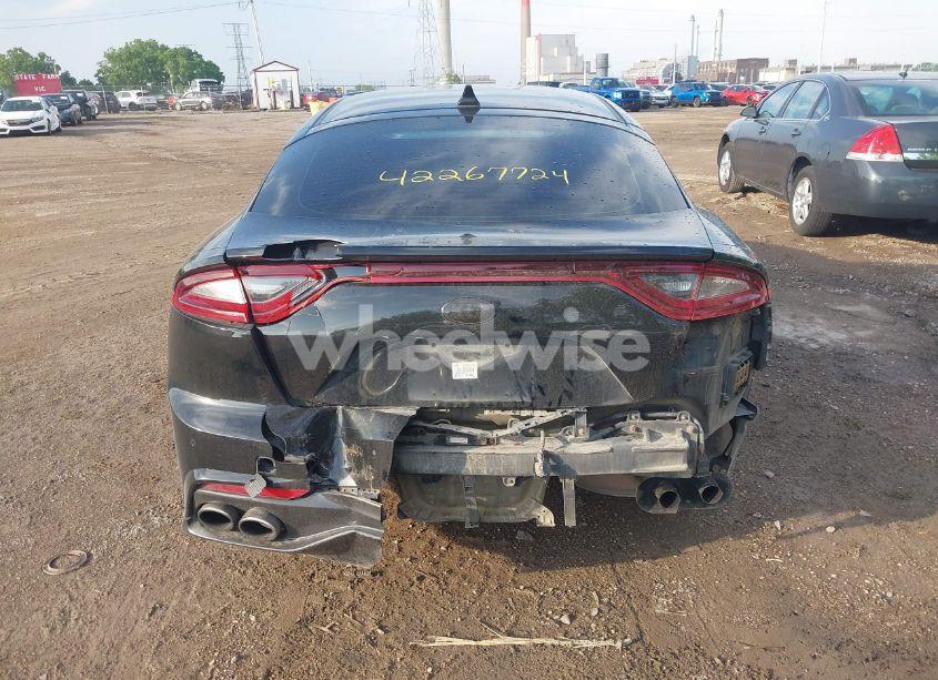 Photo 17 of 2018 Kia Stinger (VIN KNAE15LA6J6032404)