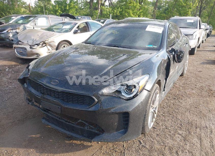 Photo 2 of 2018 Kia Stinger (VIN KNAE15LA6J6032404)