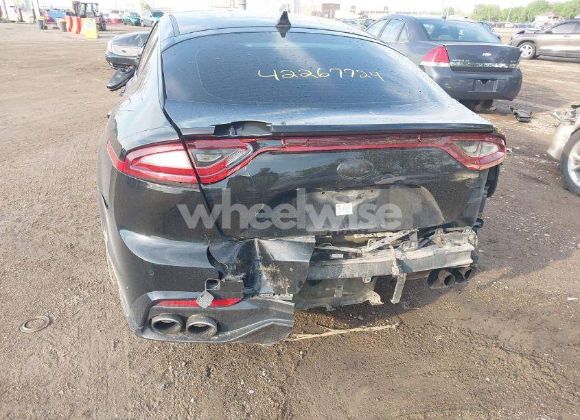 Photo 6 of 2018 Kia Stinger (VIN KNAE15LA6J6032404)