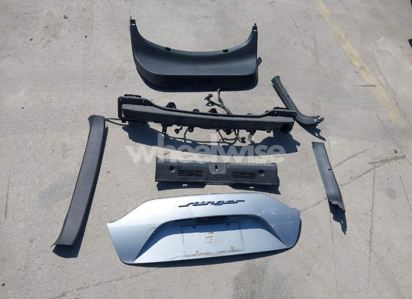 Photo 12 of 2018 Kia Stinger (VIN KNAE15LA8J6033022)