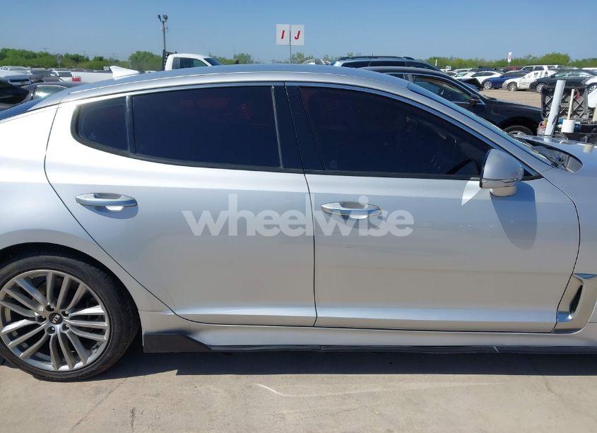 Photo 14 of 2018 Kia Stinger (VIN KNAE15LA8J6033022)