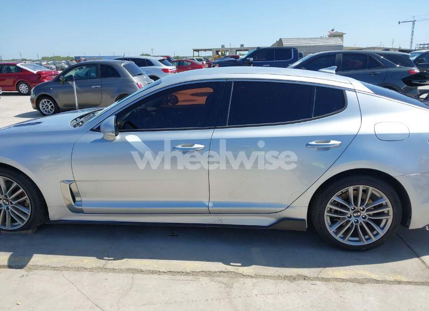 Photo 15 of 2018 Kia Stinger (VIN KNAE15LA8J6033022)