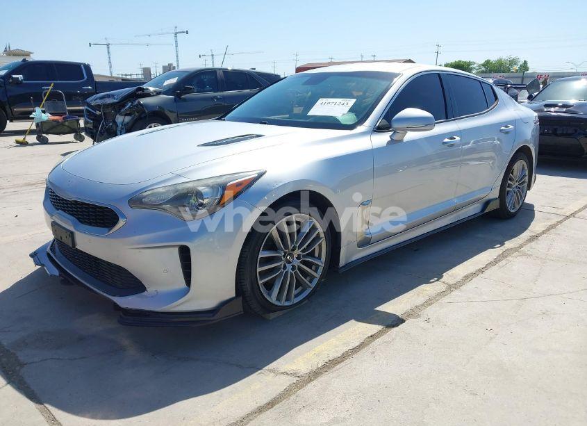 Photo 2 of 2018 Kia Stinger (VIN KNAE15LA8J6033022)