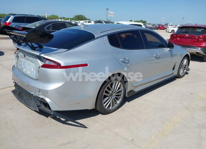 Photo 4 of 2018 Kia Stinger (VIN KNAE15LA8J6033022)