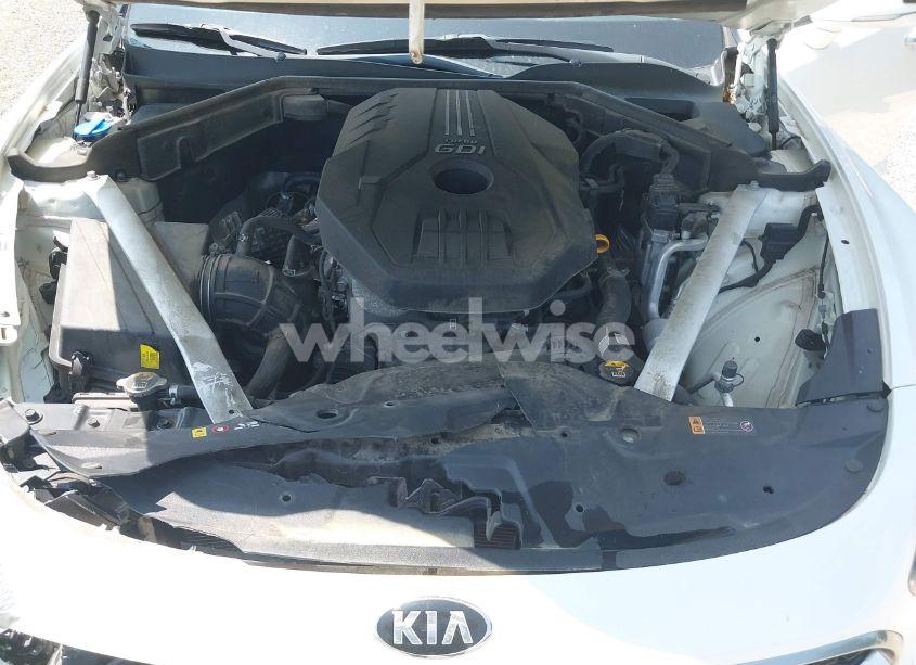 Photo 10 of 2019 Kia Stinger (VIN KNAE15LAXK6046596)
